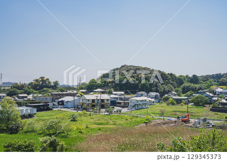 袋井市の久野城跡周辺の風景(静岡県) 129345373