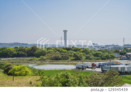 袋井市の久野城跡周辺の風景(静岡県) 129345439
