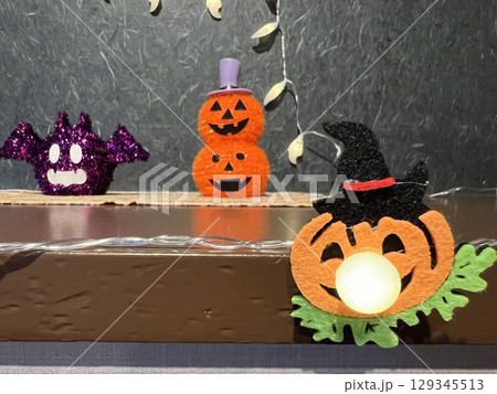 ハロウィン飾りとハロウィンの置物 ハロウィン飾りとハロウィンの置物 129345513