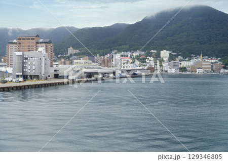 函館 摩周丸からの眺め(ベイエリア 函館山方面) 函館 摩周丸からの眺め(ベイエリア 函館山方面) 129346805