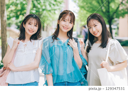 女子大生3人組 129347531