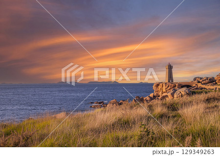 Ploumanac'h Lightouse of Mean Ruz, cotes-d'armor, brittany, france 129349263