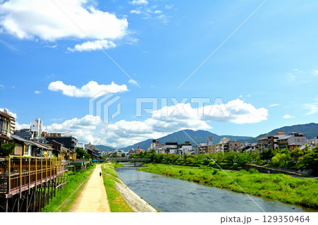 京都・鴨川 129350464