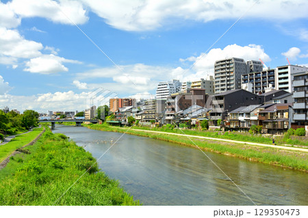 京都・鴨川 129350473