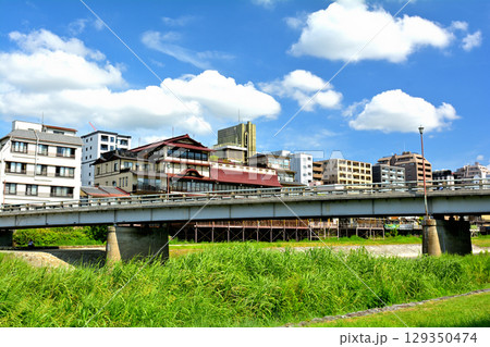 京都・鴨川 129350474