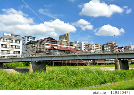 京都・鴨川 129350475