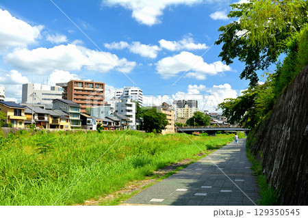 京都・鴨川 129350545