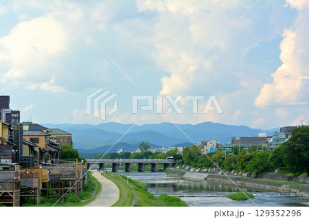 京都・鴨川 129352296