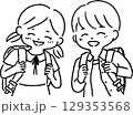 ランドセルを背負う笑顔の男の子と女の子 129353568