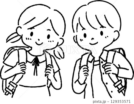 ランドセルを背負う男の子と女の子 129353571