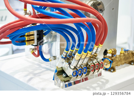 Hydraulic equipment with hoses 129356784