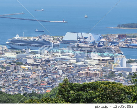 静岡県　ダイヤモンドプリンセスとセレブリティーミレニアム　8月 129356882