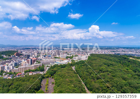 夏の名古屋市街地、東山スカイタワーからの眺め〈愛知県名古屋市〉 夏の名古屋市街地、東山スカイタワーからの眺め〈愛知県名古屋市〉 129357359