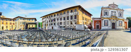 Knight's square in Pisa 129361307