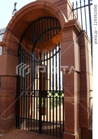 Delhi is a city in northern India on the banks of the Yamuna River. Delhi is a city in northern India on the banks of the Yamuna River. 129362898