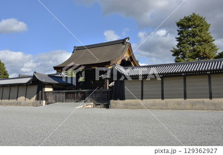 京都御所　宜秋門(京都市上京区) 129362927