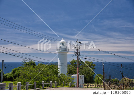 青空に映える真っ白な灯台6 129366096