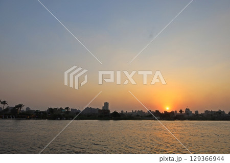 マジックアワーinナイル川クルーズ 129366944