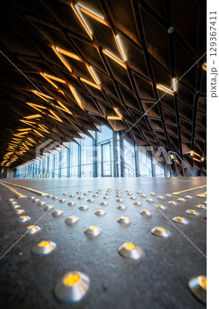 宝積寺駅の木組み天井と通路 宝積寺駅の木組み天井と通路 129367411