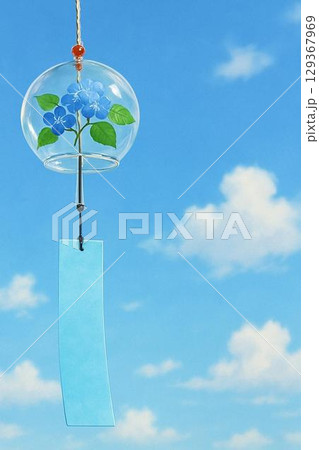 青空に映える風鈴 青空に映える風鈴 129367969