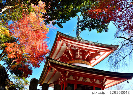 牛若丸ゆかりの寺 鞍馬寺の紅葉 牛若丸ゆかりの寺 鞍馬寺の紅葉 129368048