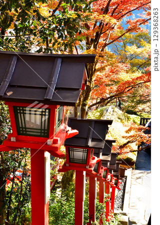 牛若丸ゆかりの寺 鞍馬寺の紅葉 129368263