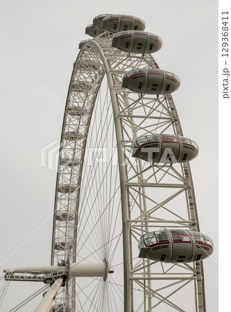 a portion of the London Eye or the iconic observation wheel. 129368411