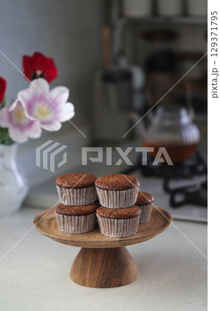 手作りのキャロットケーキ 129371795