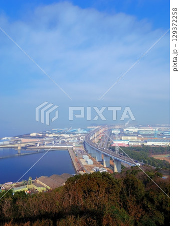 聖通寺山より望む瀬戸大橋(香川県宇多津町) 129372258