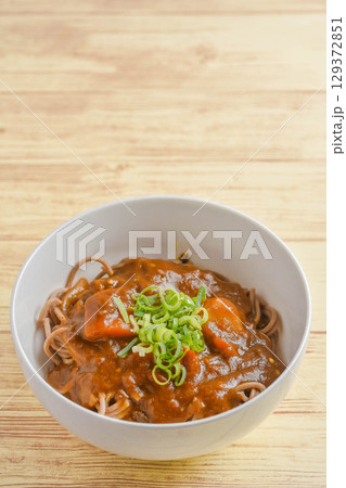 カレーそば 129372851