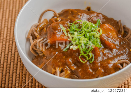カレーそば 129372854