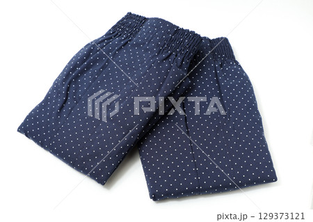 トランクス、パンツ、下着、衣類、衣服、肌着、メンズ、男、男性、清潔、お尻、履く、衣料品、布地、綿 129373121