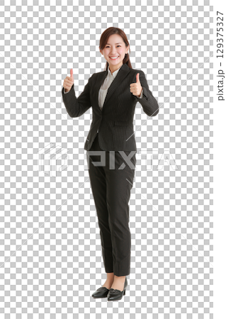 身著西裝的日本女性商務人士肖像（透明背景）| 女人，西裝，商務，透明背景 129375327