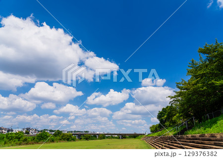 夏空の風景 129376382