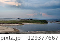 夕暮れの磯原海岸月浜 129377667
