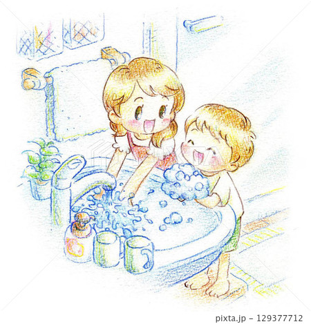 洗面台で一緒に手を洗う姉弟 129377712
