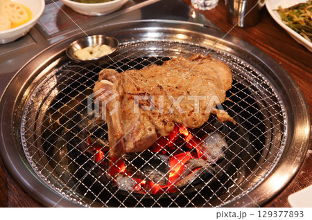 Korean barbecue. marinated beef rib bbq 129377893