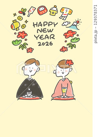 正月の縁起物と着物で挨拶するカップルの手描きのかわいい年賀状　2026 縦型・富士山・初日の出・松竹 129378371