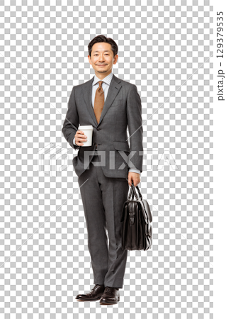 スーツ姿の日本人男性ビジネスパーソンのポートレート(透過背景)|男性,スーツ,ビジネス,背景透過,人 スーツ姿の日本人男性ビジネスパーソンのポートレート(透過背景)|男性,スーツ,ビジネス,背景透過,人 129379535