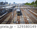 上野駅付近を走る電車 129380149