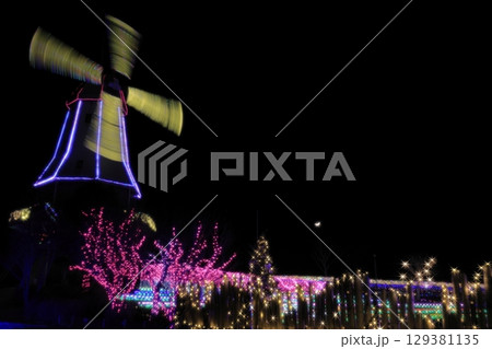 冬の夜に色鮮やかに彩られた霞ヶ浦総合公園のイルミネーション 冬の夜に色鮮やかに彩られた霞ヶ浦総合公園のイルミネーション 129381135