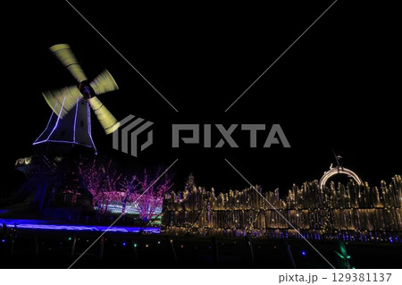 冬の夜に色鮮やかに彩られた霞ヶ浦総合公園のイルミネーション 冬の夜に色鮮やかに彩られた霞ヶ浦総合公園のイルミネーション 129381137