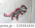 子どもの絵　怪獣 129381836