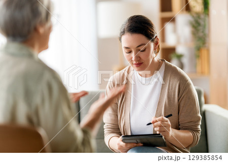 Consultation of the patient with a psychologist Consultation of the patient with a psychologist 129385854