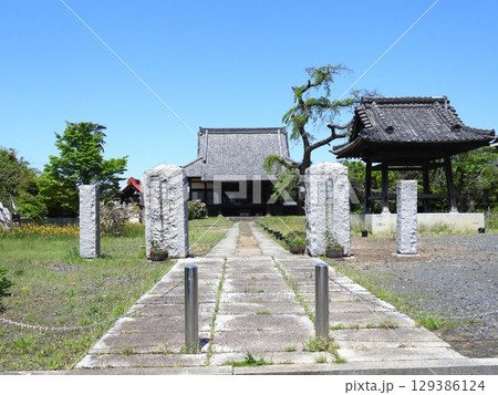守谷市に所在する西林寺には一茶の句碑がある 129386124