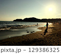 江ノ島の夕方の風景 129386325