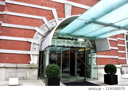 東京駅丸の内南口近くの東京ステーションホテル入口(東京駅丸の内口駅舎) 東京駅丸の内南口近くの東京ステーションホテル入口(東京駅丸の内口駅舎) 129388070