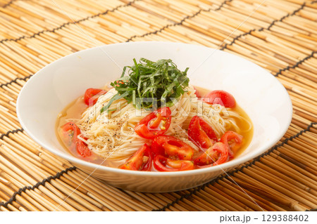 トマトの冷製そうめん 129388402