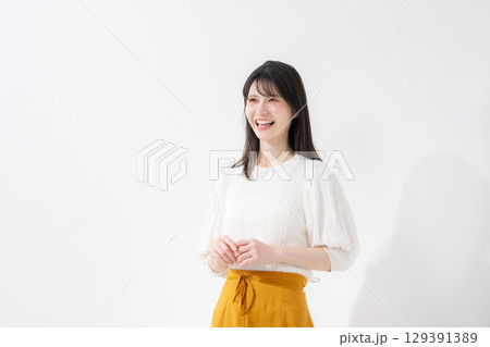 女性 笑顔 女性 笑顔 129391389