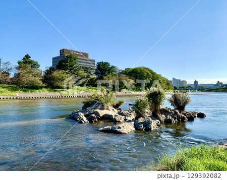 秋晴れの乙川〈乙川河川緑地/愛知県岡崎市〉 129392082